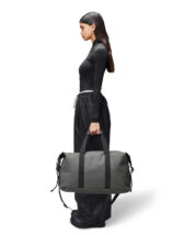 Rains 14200-13 Grey Hilo Weekend Bag Grey Spordikott Aksessuaarid Kotid Spordi- ja reisikotid