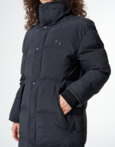 Pinqponq Talvemantlid ja -joped Puffy Parka Peat Black Talvejope PPC-PUP-001-801