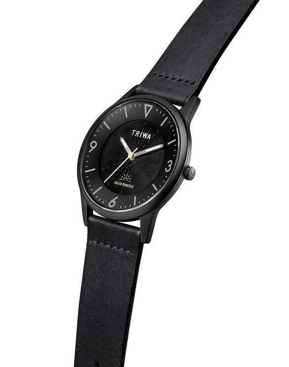 Black-Solar-Black-Leather-Classic-02