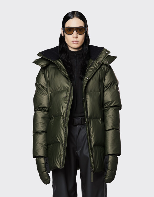 Rains 15040-65 Boxy Puffer Parka Evergreen Talvemantel Mehed Naised Ülerõivad Ülerõivad Talvejoped ja mantlid Talvemantlid ja -joped