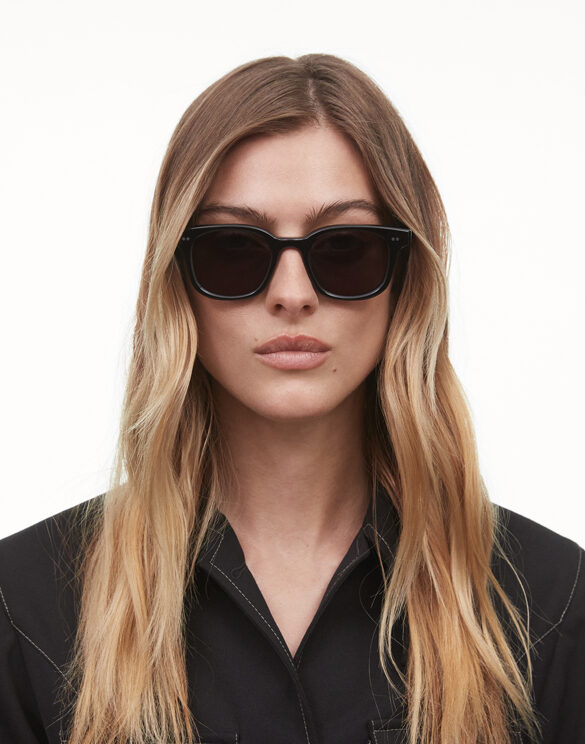 Chimi 02.3 Black Medium Päikeseprillid