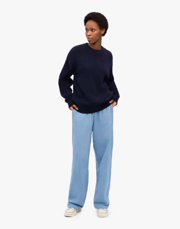 oversized-merino-wool-crew-navy-blue-female_5